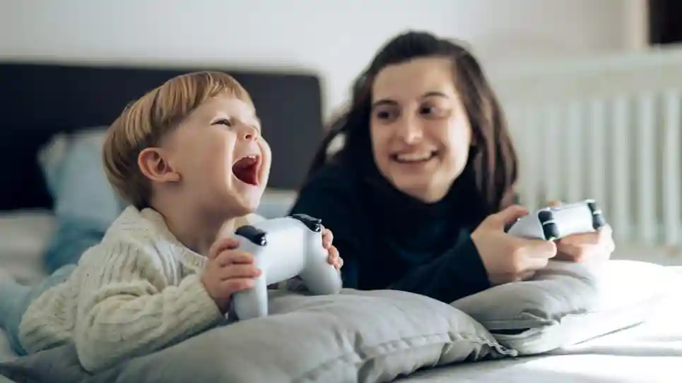 Waarom Je Samen Moet Minecraften Tijdens De Media Ukkie Dagen Kleuter en moeder gamen samen