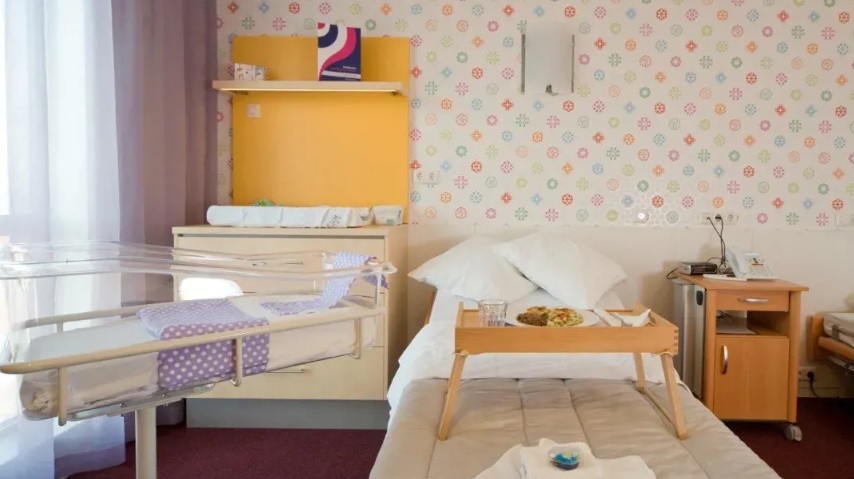 Een kamer in Geboortehotel Maasstad van gro-up