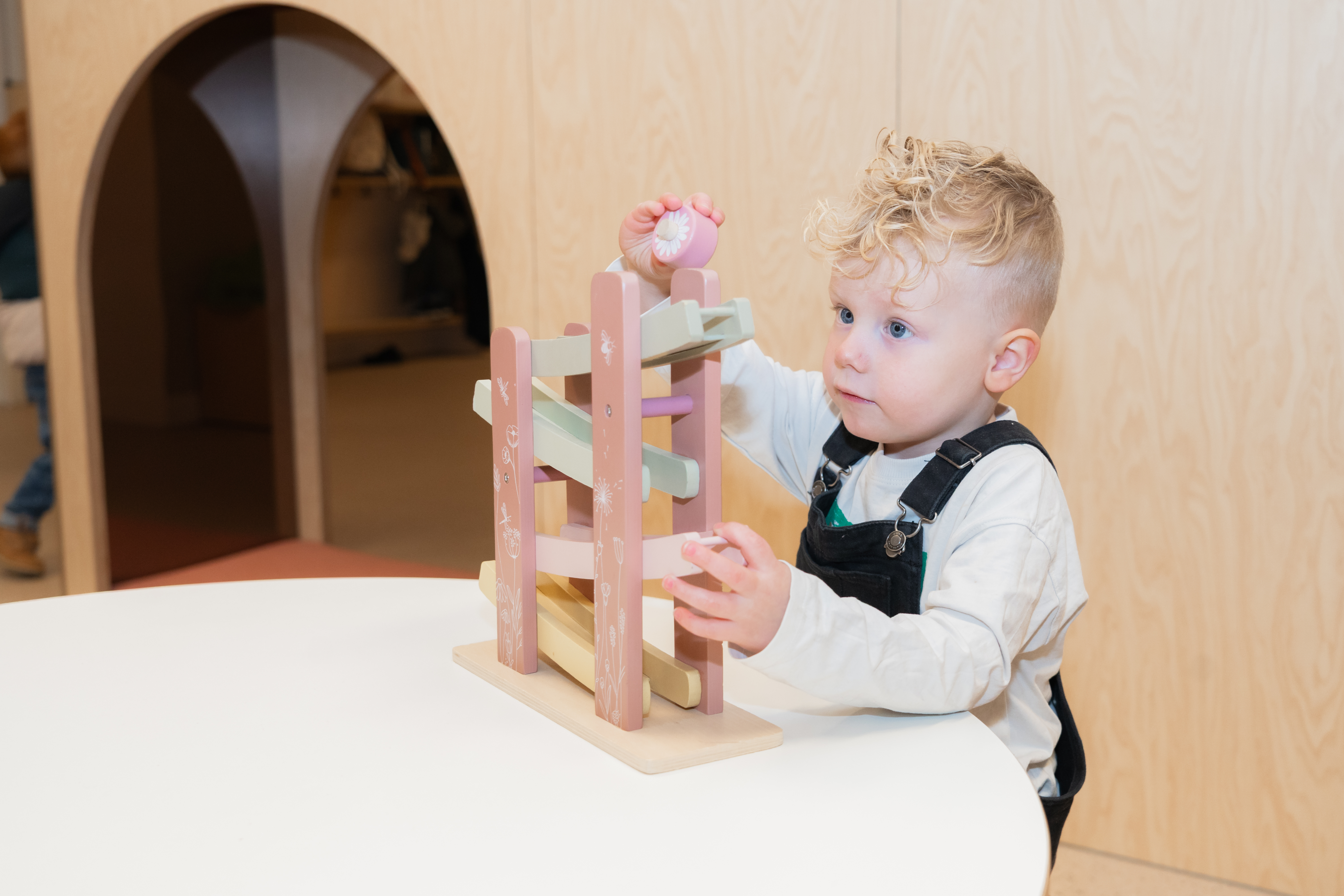 gro-up kinderdagverblijf in Zevenhuizen jongen speelt