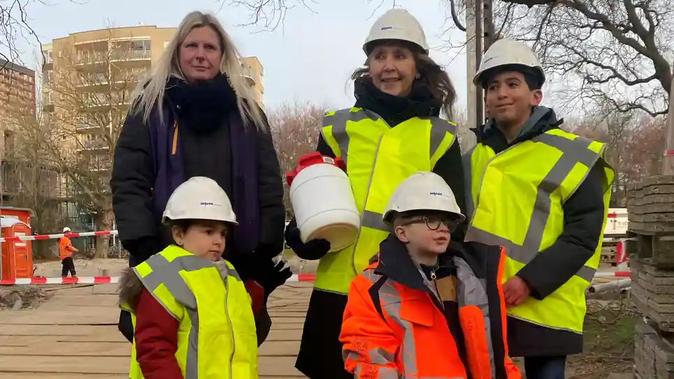 gro-up kinderen Eerste Paal Nieuwbouw J.A. Bijlooschool Is Geslagen gro-up Eerste Paal Nieuwbouw J.A. Bijlooschool Is Geslagen