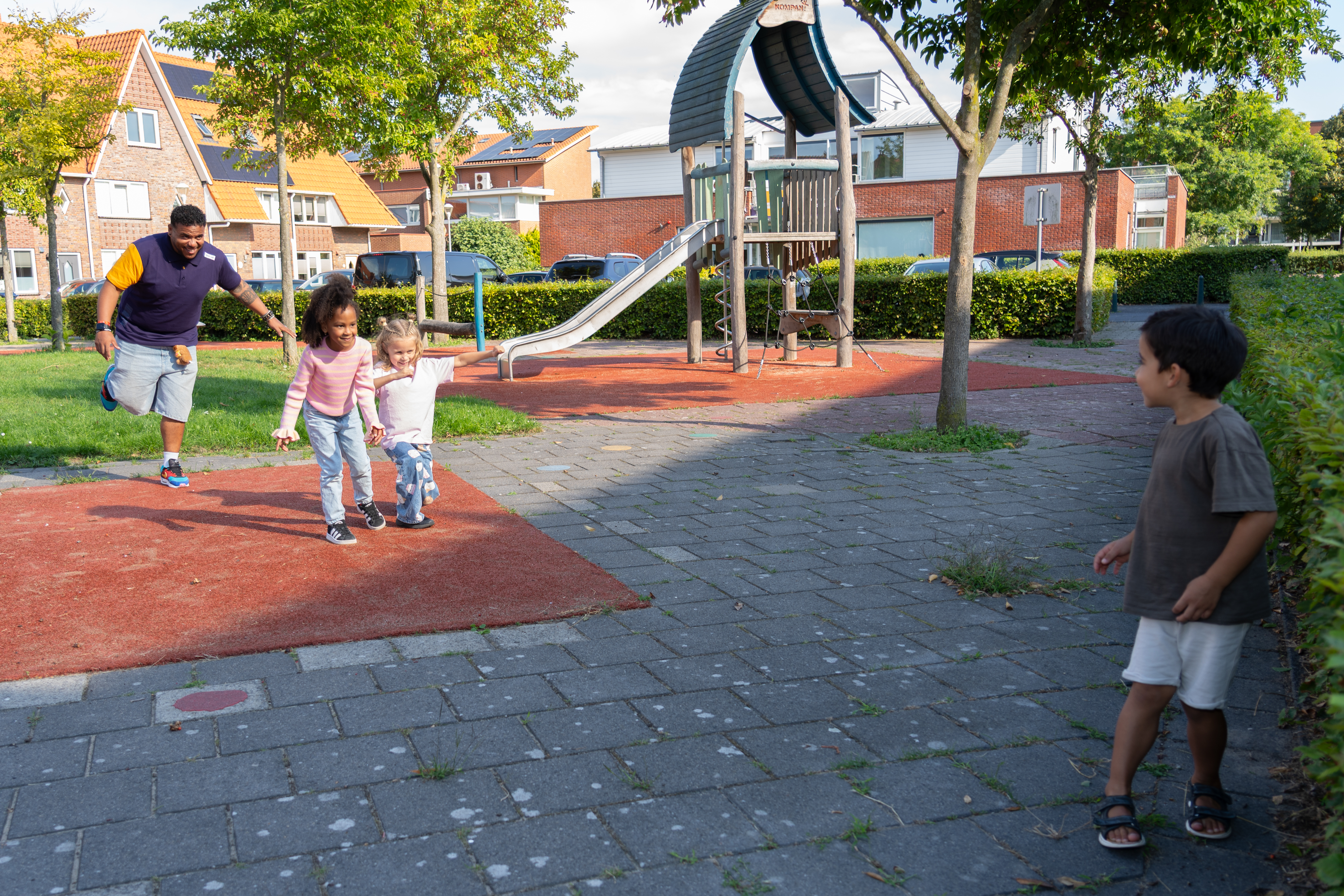 Kinderen schilderen bij buitenschoolse opvang Onyx van gro-up