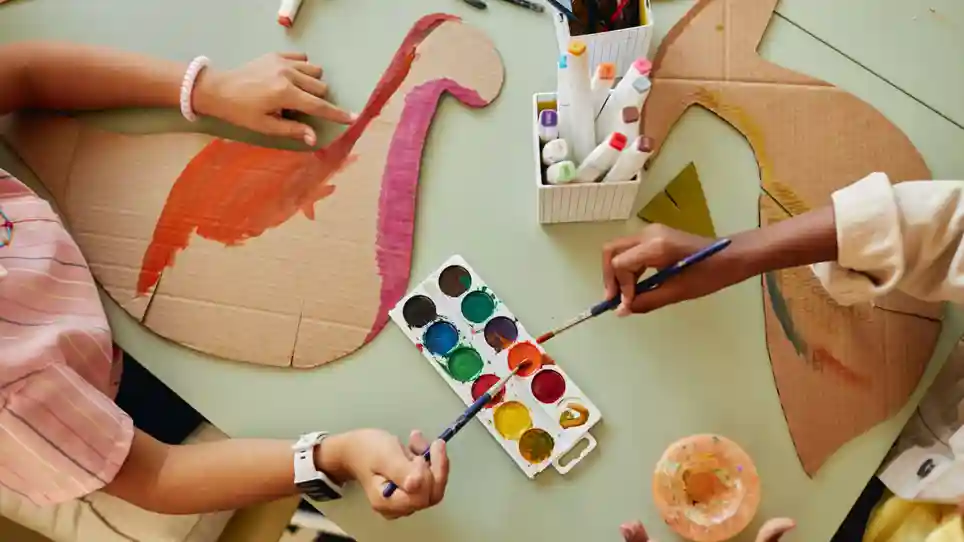 gro-up BSO Onyx Kinderen schilderen bij buitenschoolse opvang Onyx van gro-up