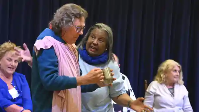 Lokaal Budget maakt voorstelling Moeders mogelijk 2 Lokaal Budget maakt voorstelling Moeders mogelijk 2