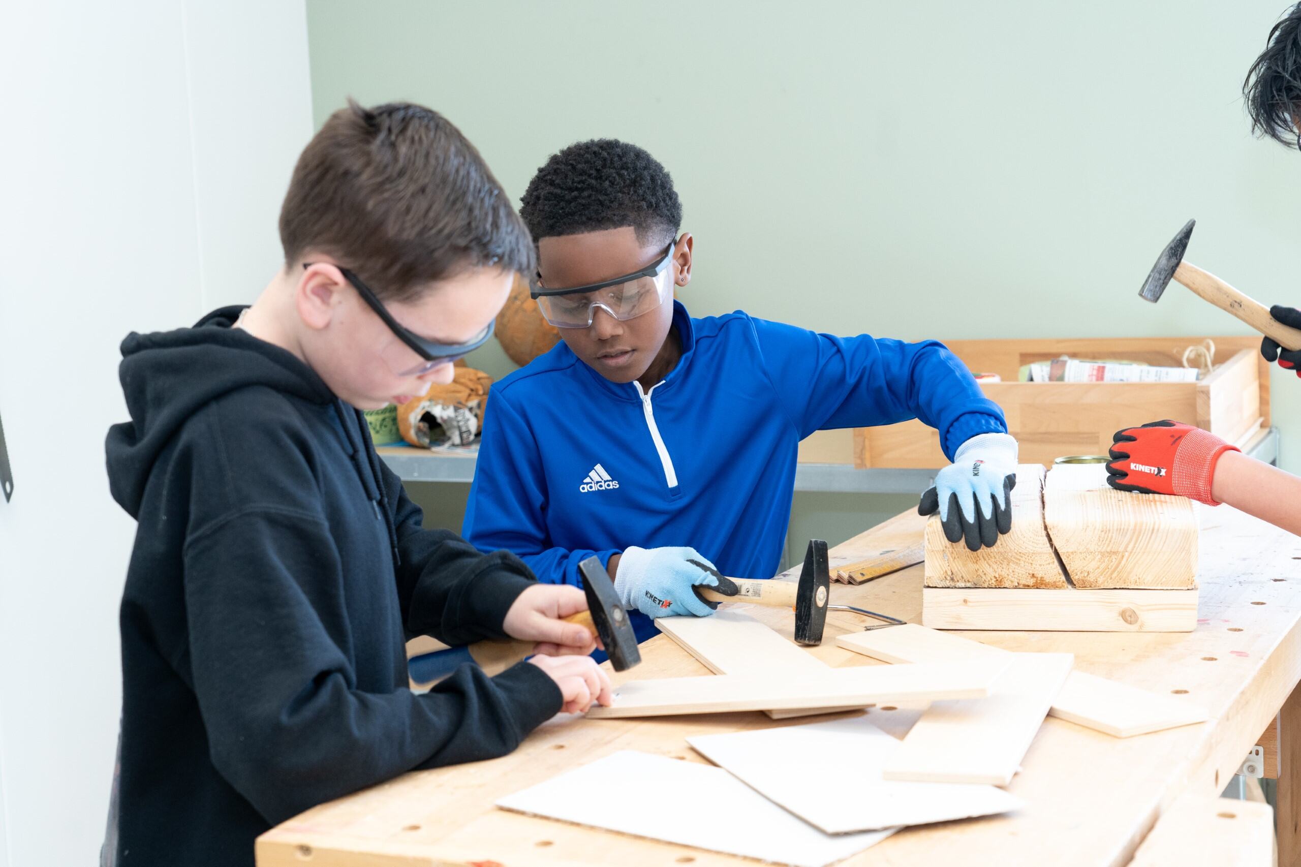 0647001C 208D 47E5 8Dba C49b82f72abd