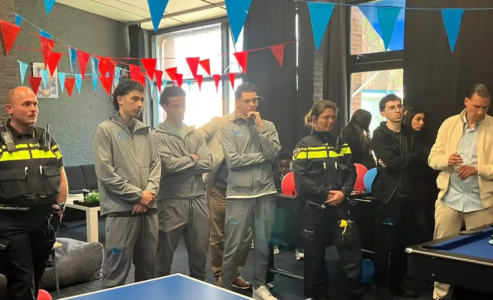 Dicht Bij Jongeren, Zonder Drempels