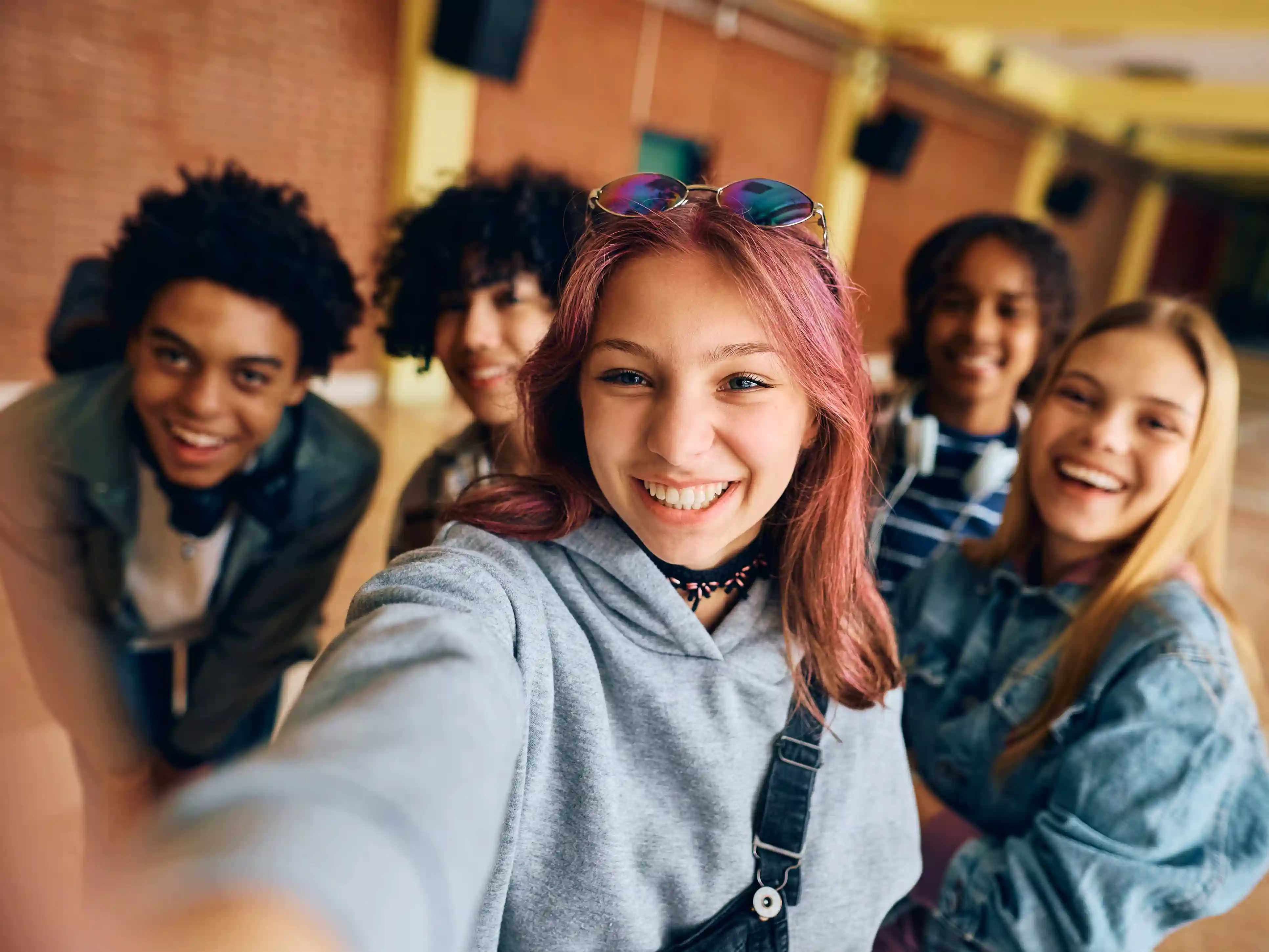 Jeugd- en jongerenwerk van gro-up Selfie met middelbare scholieren