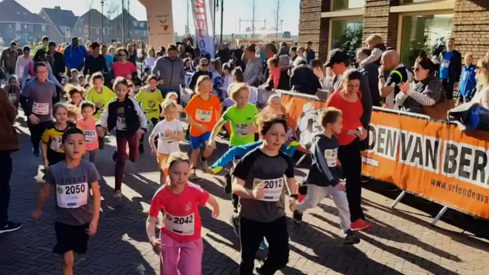 gro-up start van de Kids Run Lansingerland gro-up start van de Kids Run Lansingerland